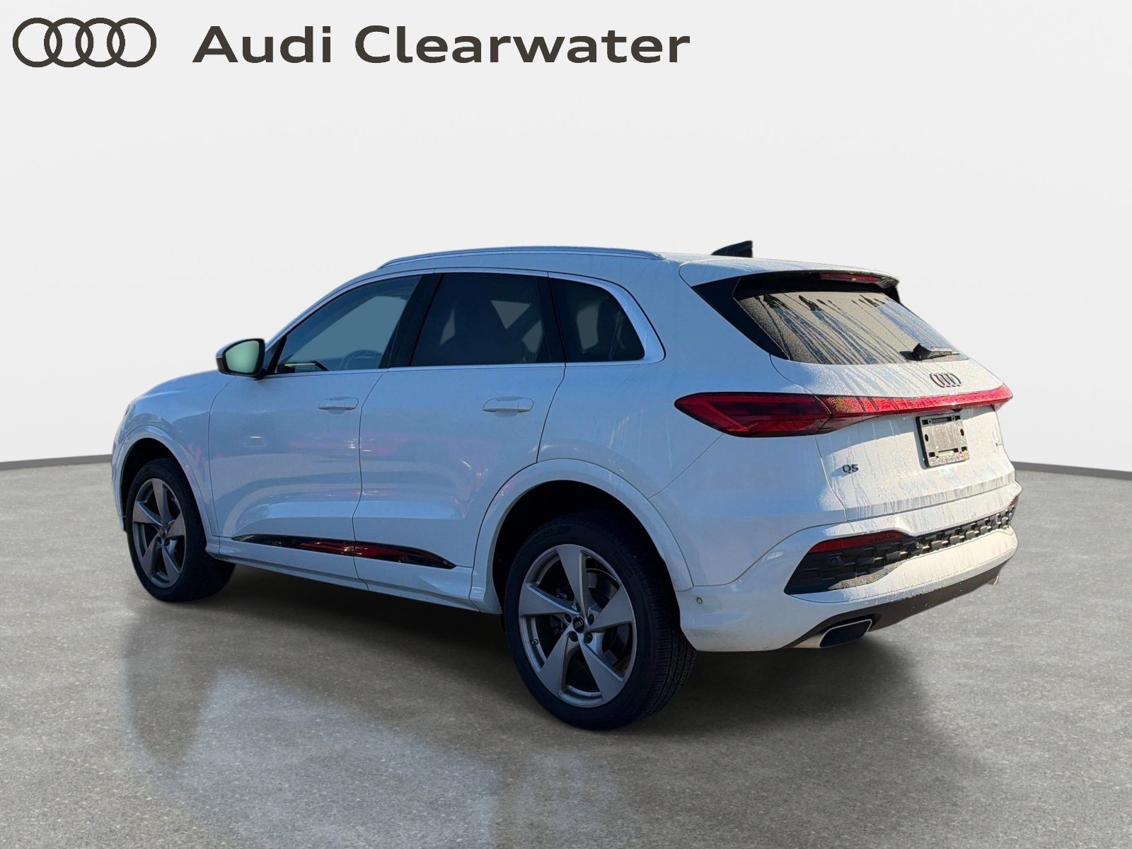 Used 2025 Audi Q5 Premium Plus AWD/4WD image 2