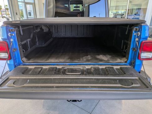 Used 2021 Jeep Gladiator Sport image 6