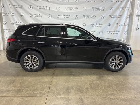 New 2026 Mercedes-Benz GLC 300 4MATIC image 3