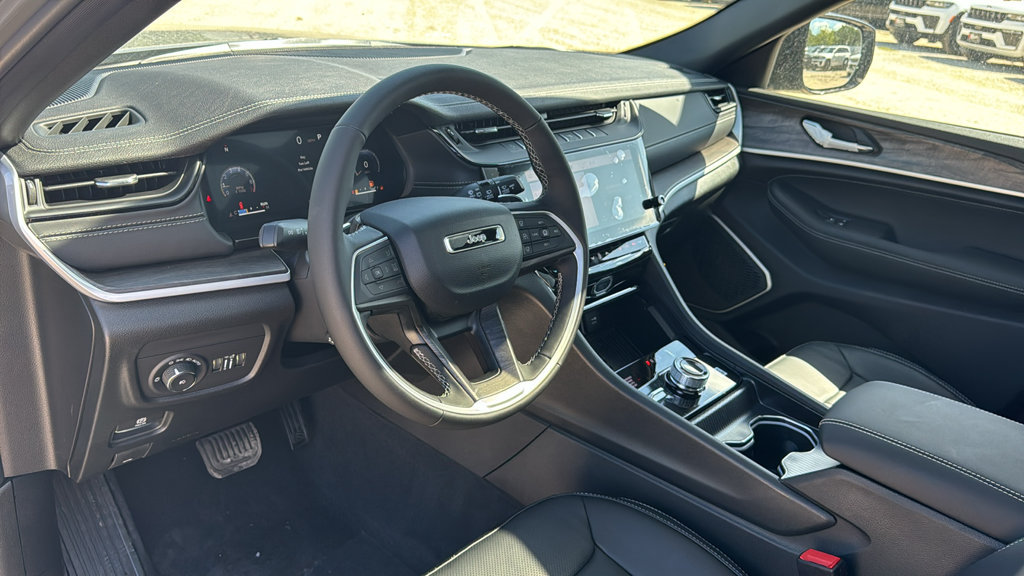 New 2027 Jeep Grand Cherokee Limited AWD/4WD image 24