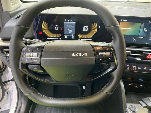 Used 2026 Kia Sportage EX FWD image 31