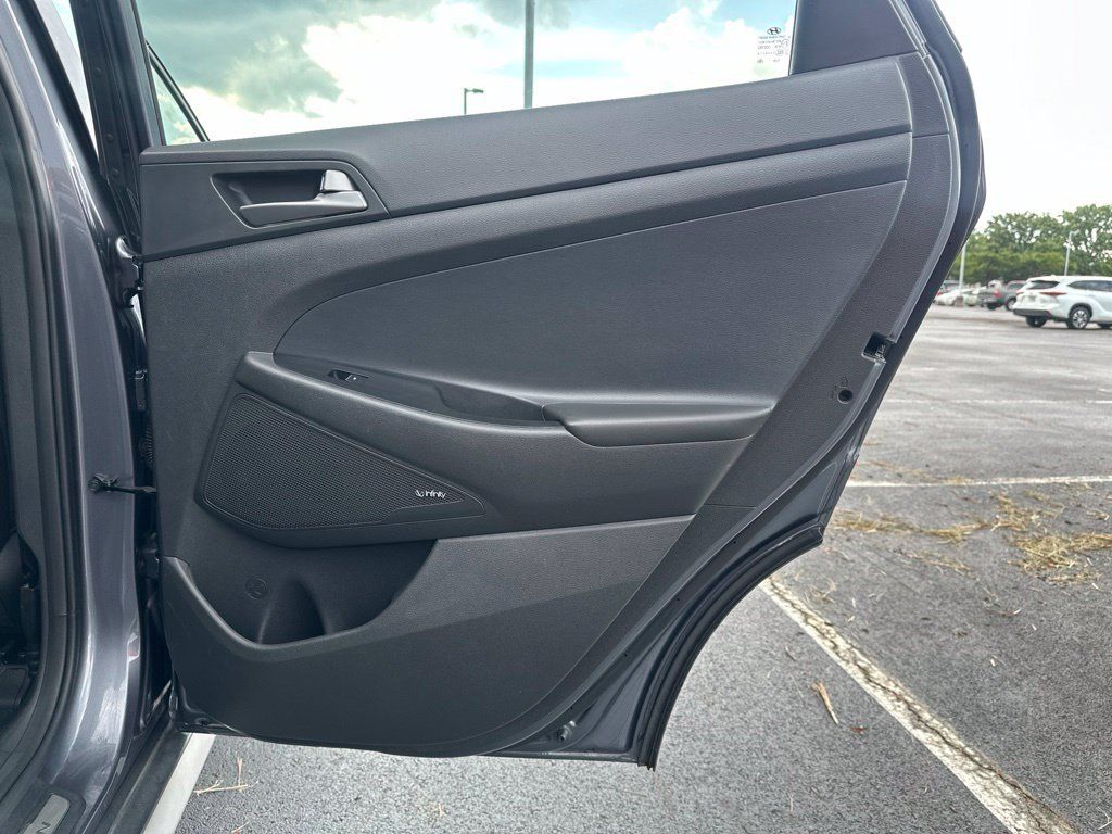 Used 2018 Hyundai Tucson Limited w/ Cargo Package FWD image 11