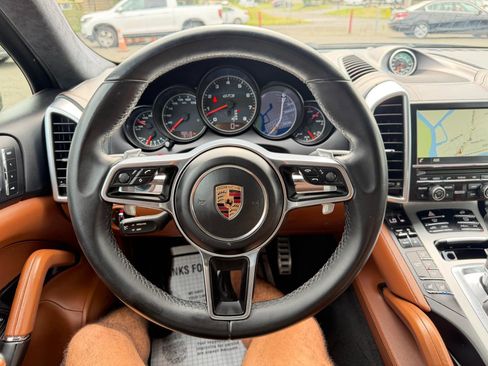 Used 2016 Porsche Cayenne GTS AWD/4WD image 83