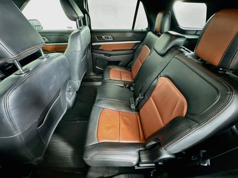 Used 2019 Ford Explorer XLT w/ Equipment Group 202A AWD/4WD image 28