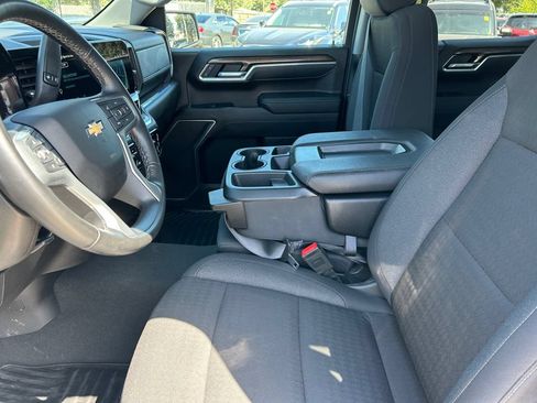 Used 2025 Chevrolet Silverado 1500 LT RWD image 11