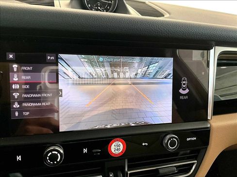 New 2026 Porsche Macan image 26