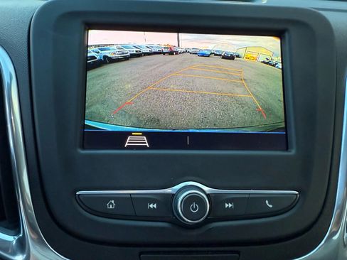 Used 2020 Chevrolet Equinox LS image 40