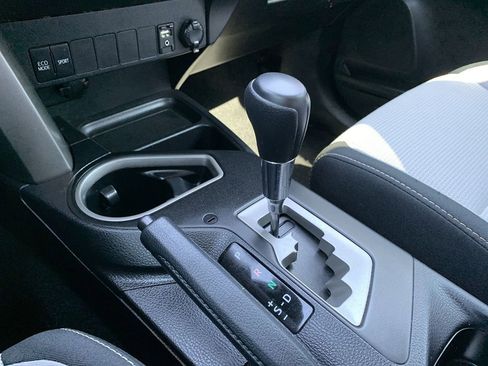 Used 2018 Toyota RAV4 XLE image 24