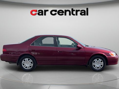 Used 2001 Toyota Camry LE w/ Value Pkg 3 FWD image 6