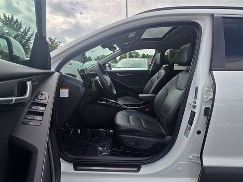 Certified 2023 Kia Niro Wave w/ Wave Preserve Package FWD image 15