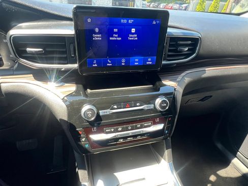 Used 2021 Ford Explorer Limited w/ Equipment Group 301A AWD/4WD image 22