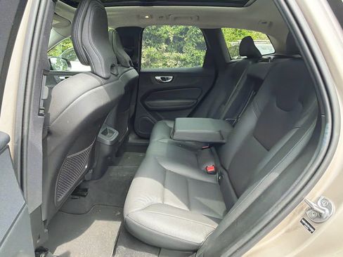 Certified 2025 Volvo XC60 B5 Plus AWD/4WD image 23