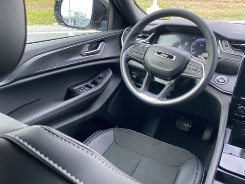 New 2025 Jeep Grand Cherokee L Altitude image 55