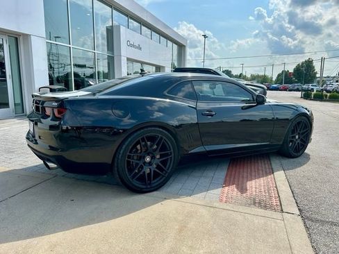 Used 2010 Chevrolet Camaro SS RWD image 7