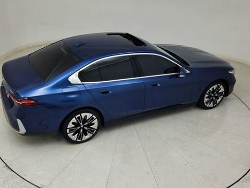 Used 2026 BMW 530i xDrive image 81