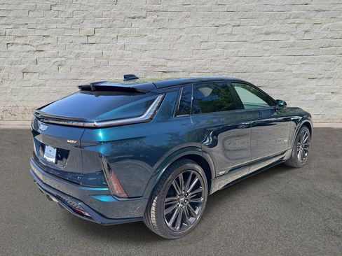New 2026 Cadillac Lyriq V w/ LPO, Floor Liner Package AWD/4WD image 5