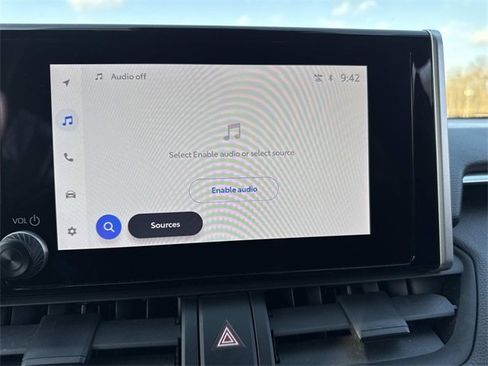 Used 2023 Toyota RAV4 SE image 17