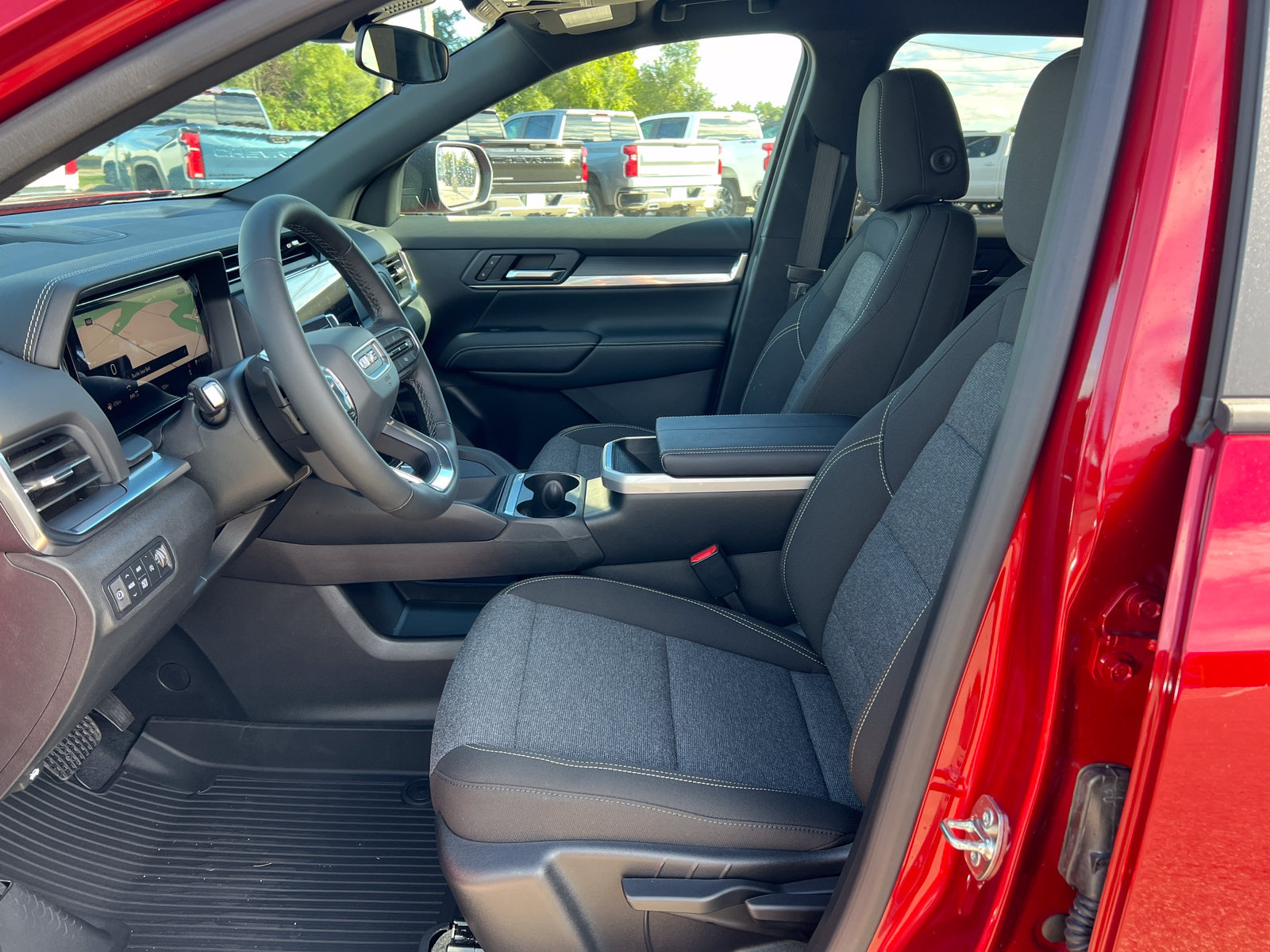 New 2027 GMC Terrain Elevation w/ LPO, Floor Liner Package AWD/4WD image 4