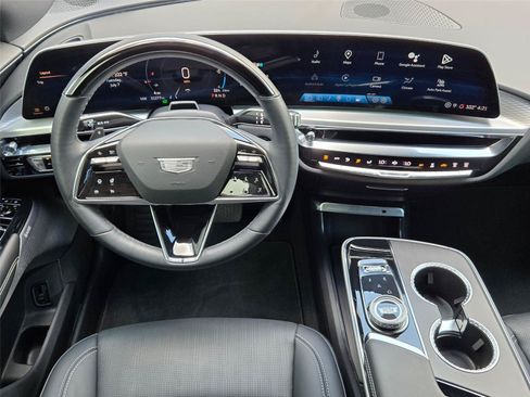Used 2024 Cadillac Lyriq Luxury RWD image 14