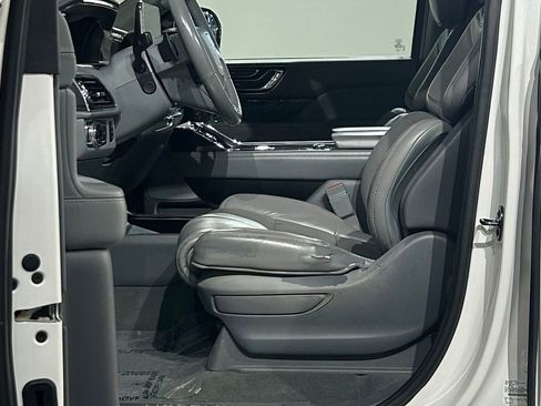 Used 2020 Lincoln Navigator Reserve w/ Luxury Package AWD/4WD image 47
