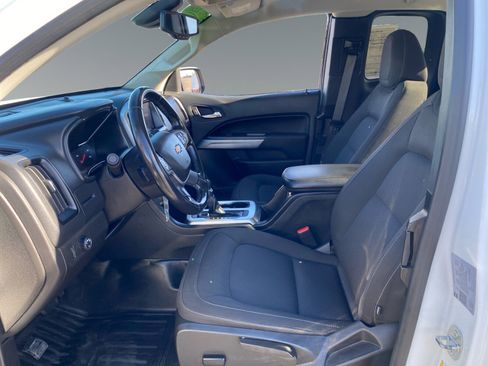 Used 2022 Chevrolet Colorado LT w/ Fleet Safety Package image 9