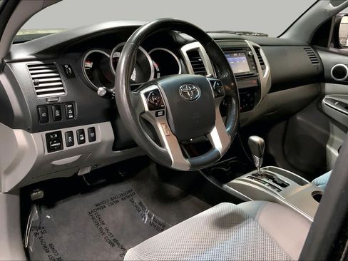 Used 2015 Toyota Tacoma 4x4 Double Cab w/ TRD Off-Road Package image 18