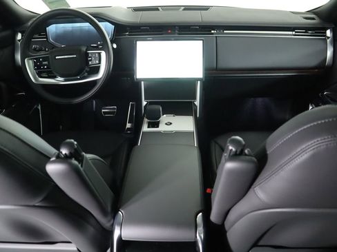 New 2026 Land Rover Range Rover SE image 14