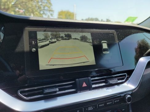 Used 2020 Kia Niro EX Premium FWD image 26
