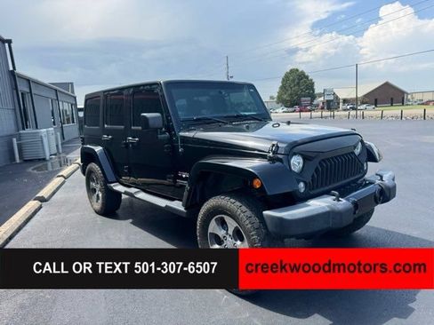 Used 2017 Jeep Wrangler Unlimited Sahara w/ Connectivity Group AWD/4WD image 2