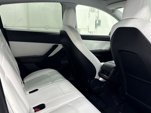 Used 2021 Tesla Model Y Performance image 26