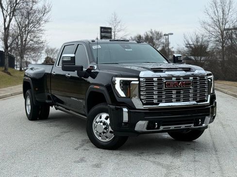 New 2026 GMC Sierra 3500 Denali w/ Denali Reserve Package image 2