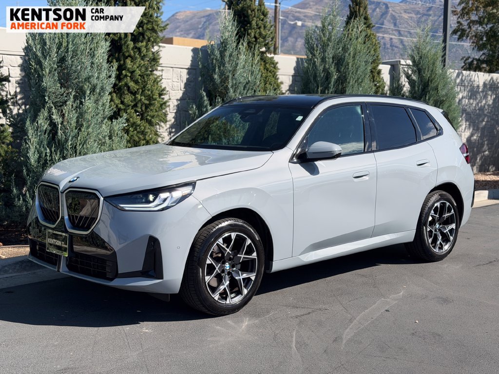 Used 2025 BMW X3 xDrive30i AWD/4WD image 3
