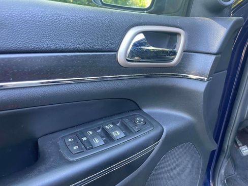 Used 2016 Jeep Grand Cherokee Limited AWD/4WD image 16