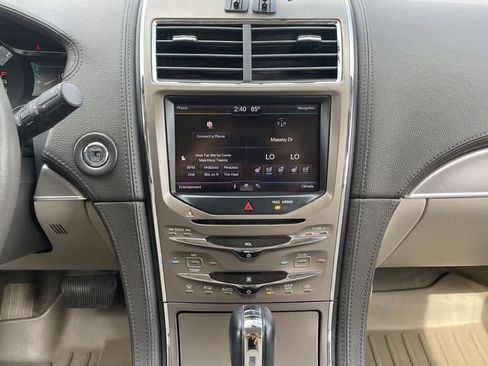 Used 2013 Lincoln MKX AWD image 13