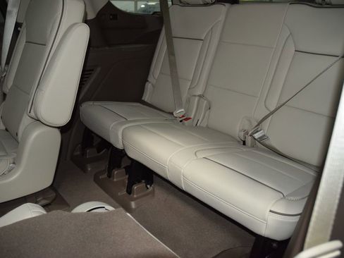Used 2024 GMC Yukon Denali AWD/4WD image 46
