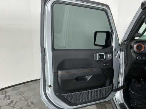 Used 2023 Jeep Gladiator Mojave w/ Cold Weather Group AWD/4WD image 12