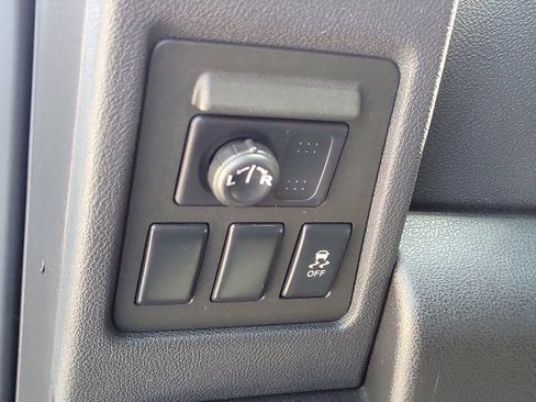 Used 2015 Nissan Rogue S FWD image 15