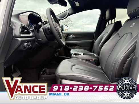 New 2026 Chrysler Pacifica Select w/ S Appearance Package image 10