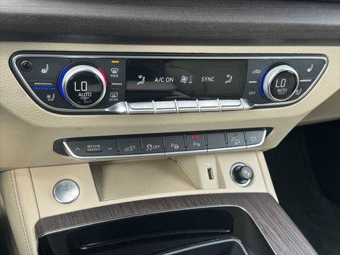Certified 2023 Audi Q5 e Prestige AWD/4WD image 26