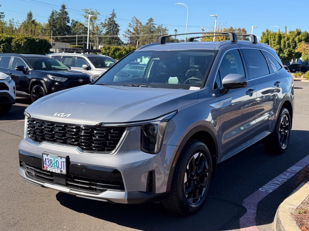 Used 2025 Kia Sorento S AWD/4WD image 4
