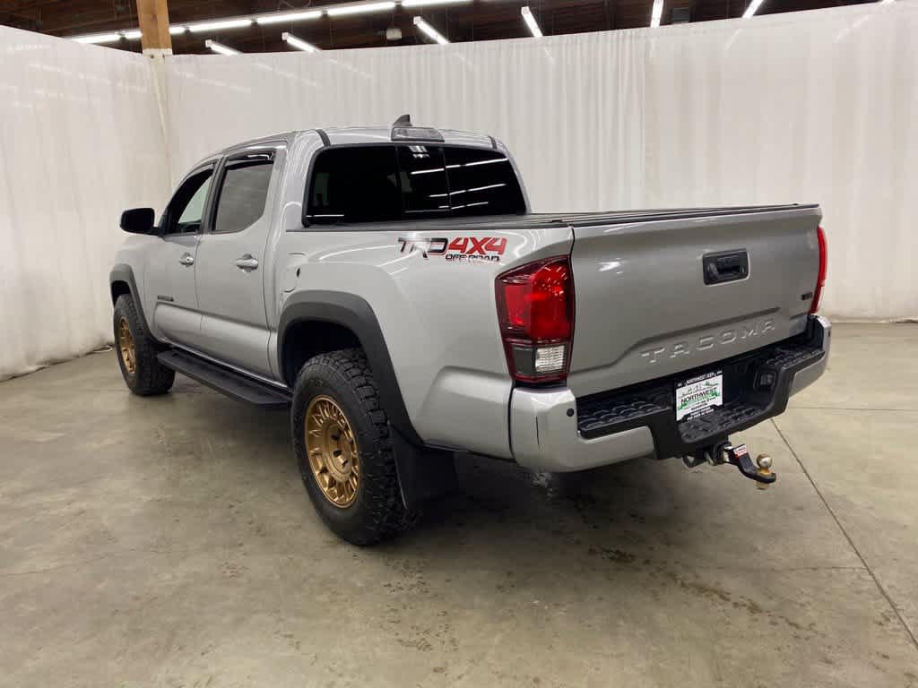 Used 2018 Toyota Tacoma TRD Off-Road AWD/4WD image 4
