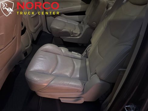 Used 2019 Cadillac Escalade ESV Luxury image 22