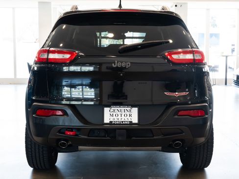 Used 2015 Jeep Cherokee Trailhawk w/ Comfort/Convenience Group image 5