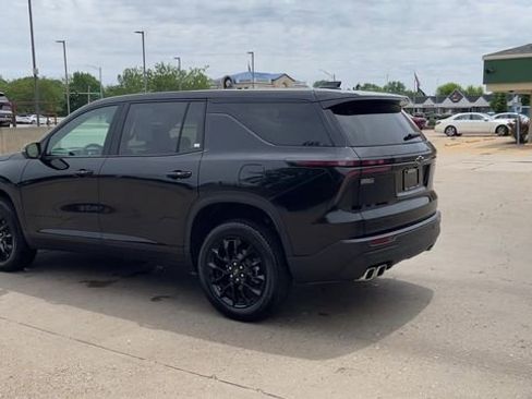 Used 2024 Chevrolet Traverse LS w/ Midnight/Sport Edition FWD image 6