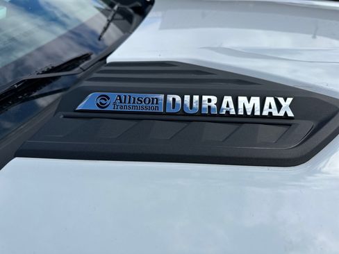 Used 2024 Chevrolet Silverado 3500 LT w/ Convenience Package image 8