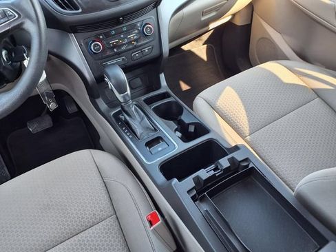 Used 2018 Ford Escape SE w/ Ford Safe & Smart Package FWD image 10