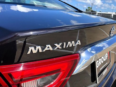Used 2017 Nissan Maxima Platinum w/ Interior Lighting Package FWD image 30