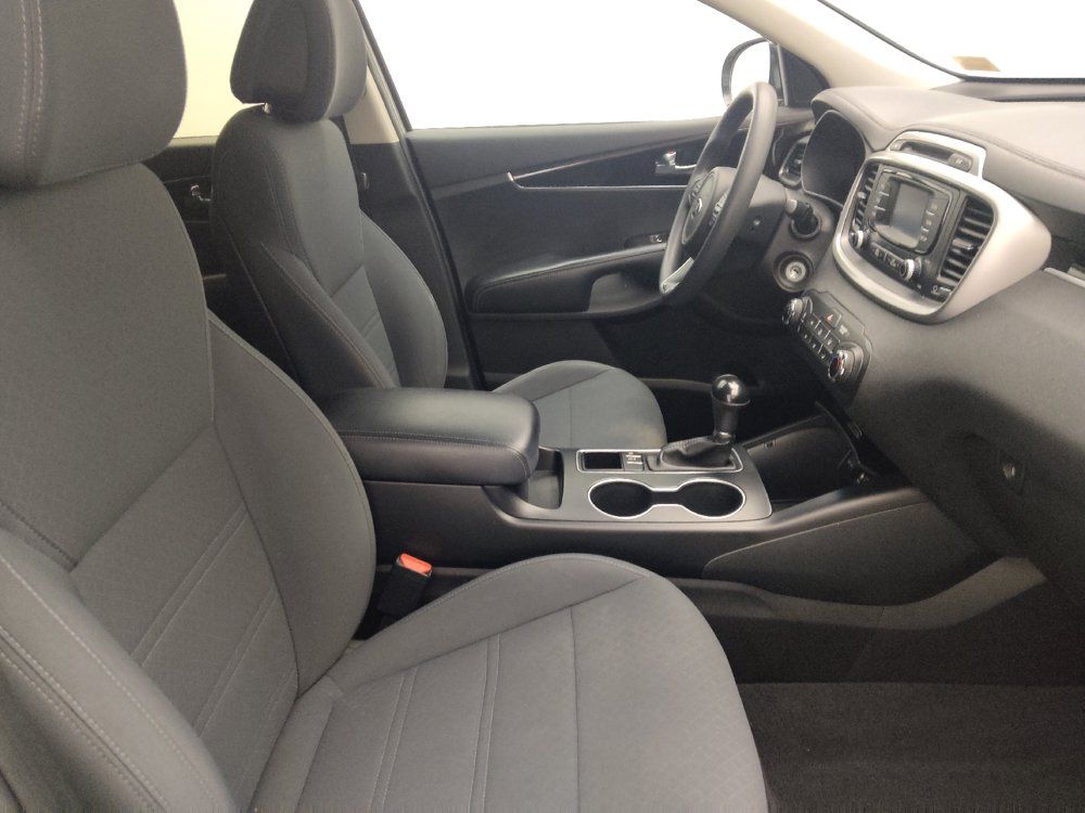 Used 2017 Kia Sorento AWD image 21