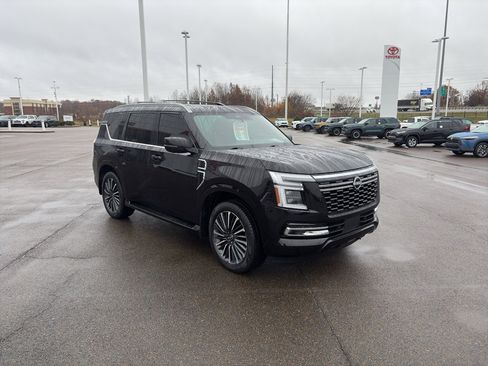 Used 2025 Nissan Armada Platinum Reserve image 7