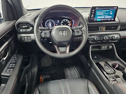 Certified 2025 Honda Pilot TrailSport image 16